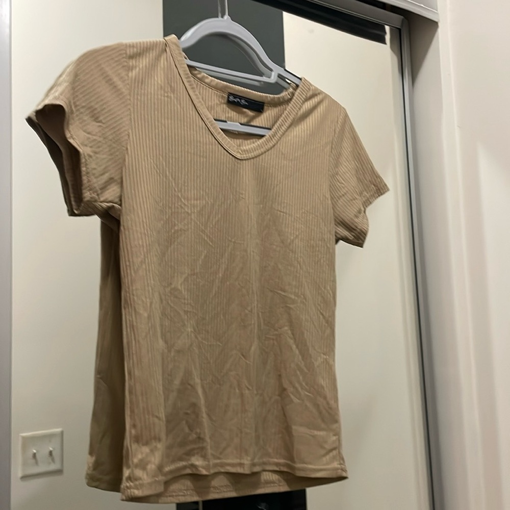 S taupe short sleeve crop top
